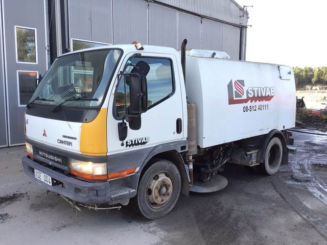 Mitsubishi Canter - Σάρωθρο δρόμων: φωτογραφία 1 Mitsubishi Canter - Σάρωθρο δρόμων: φωτογραφία 1