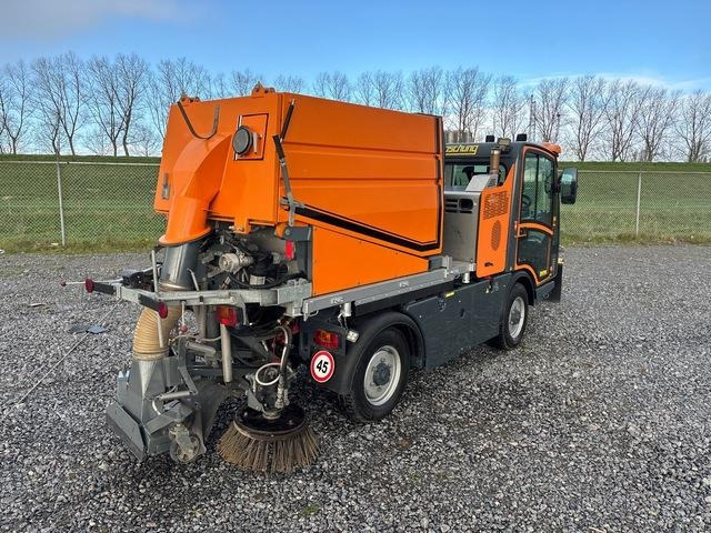 Boschung Pony P4T - Σάρωθρο δρόμων: φωτογραφία 4 Boschung Pony P4T - Σάρωθρο δρόμων: φωτογραφία 4