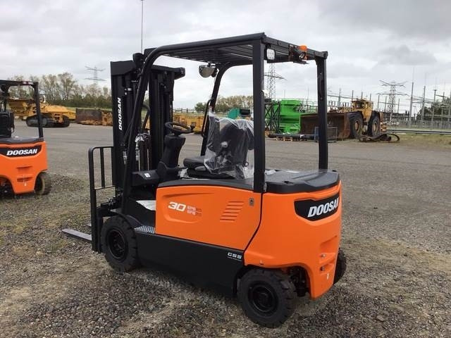 Doosan B30X-7 PLUS - Ηλεκτροκίνητο περονοφόρο: φωτογραφία 2 Doosan B30X-7 PLUS - Ηλεκτροκίνητο περονοφόρο: φωτογραφία 2