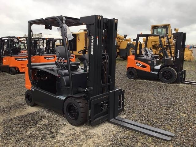 Doosan B35X-7 PLUS - Ηλεκτροκίνητο περονοφόρο: φωτογραφία 4 Doosan B35X-7 PLUS - Ηλεκτροκίνητο περονοφόρο: φωτογραφία 4