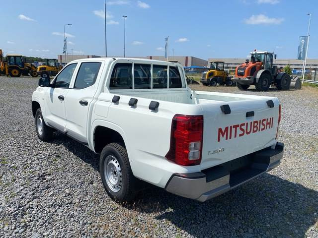 Mitsubishi L200 - Ελαφρύ επαγγελματικό: φωτογραφία 2 Mitsubishi L200 - Ελαφρύ επαγγελματικό: φωτογραφία 2