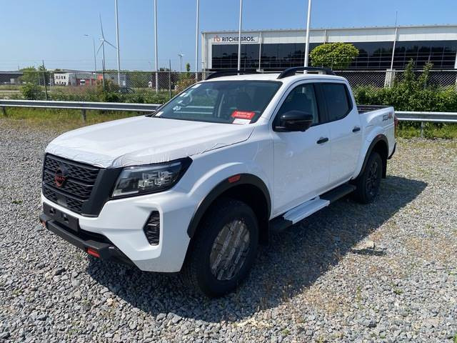 Nissan Navara - Ελαφρύ επαγγελματικό: φωτογραφία 1 Nissan Navara - Ελαφρύ επαγγελματικό: φωτογραφία 1