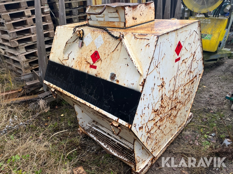 Diesel tank Färmertanken - Εξοπλισμού κατασκευών: φωτογραφία 1 Diesel tank Färmertanken - Εξοπλισμού κατασκευών: φωτογραφία 1