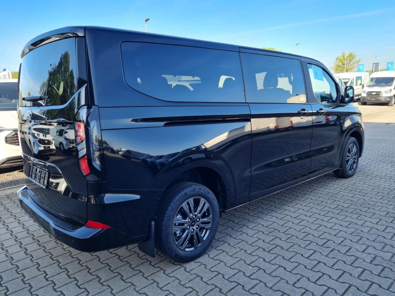 Ford Tourneo Custom 320 AG L2 Titanium 8 Sitze LEDER - Επιβατικό βαν: φωτογραφία 4 Ford Tourneo Custom 320 AG L2 Titanium 8 Sitze LEDER - Επιβατικό βαν: φωτογραφία 4