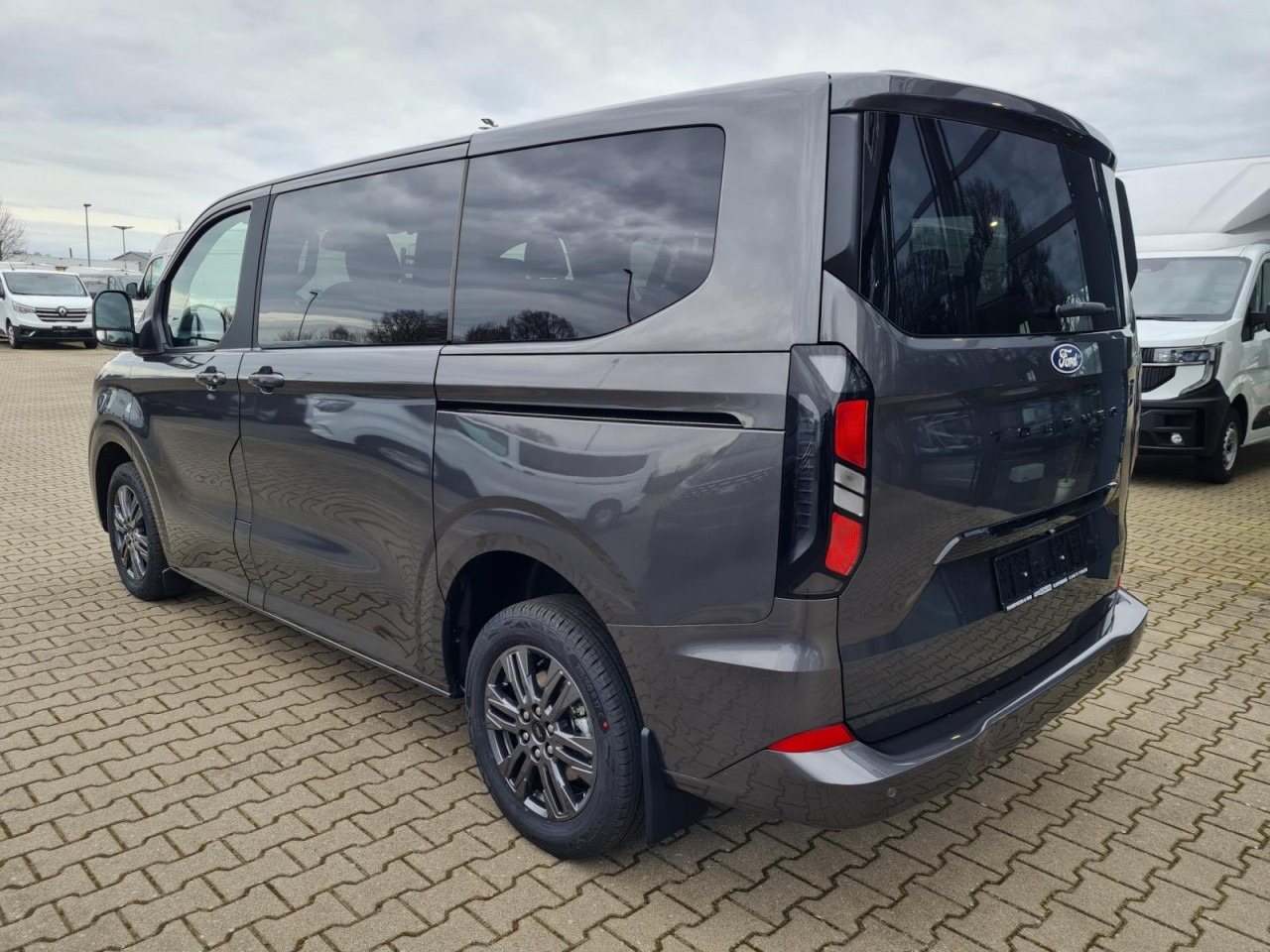 Ford Tourneo Custom 320 L1 AG Titanium X AHK LED NAVI 2X SCHIEBE - Επιβατικό βαν: φωτογραφία 5 Ford Tourneo Custom 320 L1 AG Titanium X AHK LED NAVI 2X SCHIEBE - Επιβατικό βαν: φωτογραφία 5