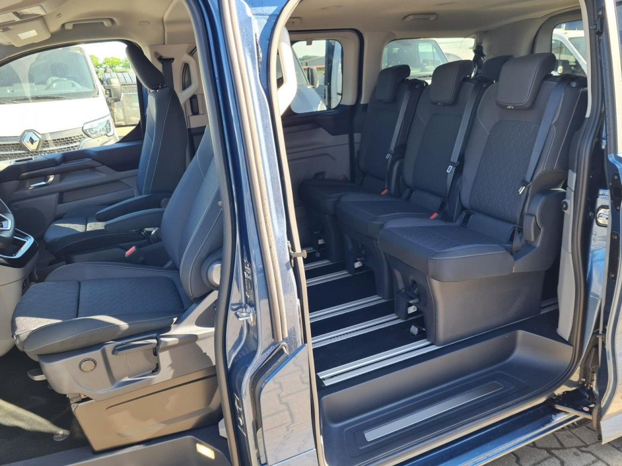 Ford Tourneo Custom 320 Titanium L1 AG 8-Sitze LED KA - Επιβατικό βαν: φωτογραφία 2 Ford Tourneo Custom 320 Titanium L1 AG 8-Sitze LED KA - Επιβατικό βαν: φωτογραφία 2