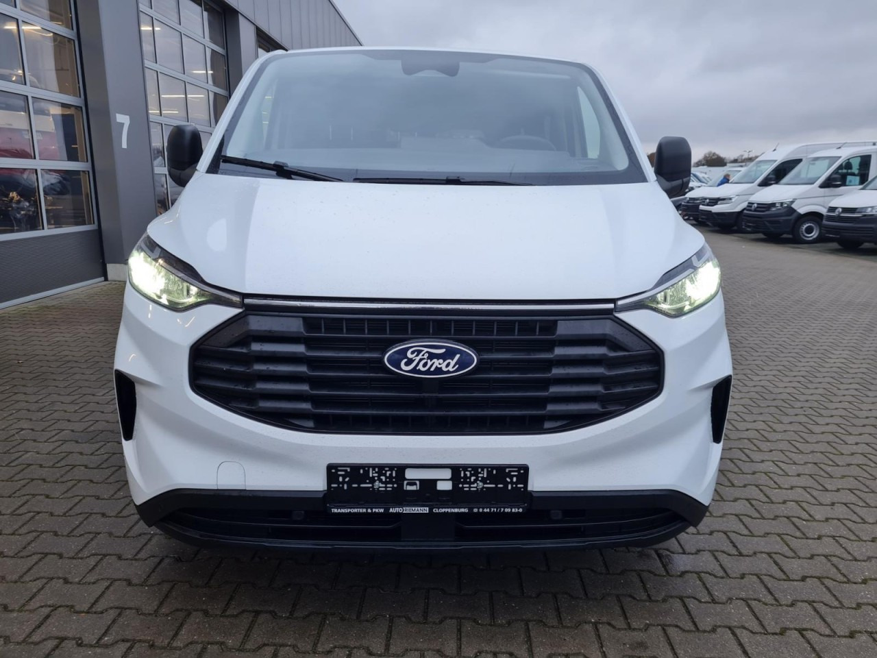 Ford Transit Custom Kombi 320 L2 Trend 9 Sitze KAMERA - Μικρό λεωφορείο, Επιβατικό βαν: φωτογραφία 2 Ford Transit Custom Kombi 320 L2 Trend 9 Sitze KAMERA - Μικρό λεωφορείο, Επιβατικό βαν: φωτογραφία 2