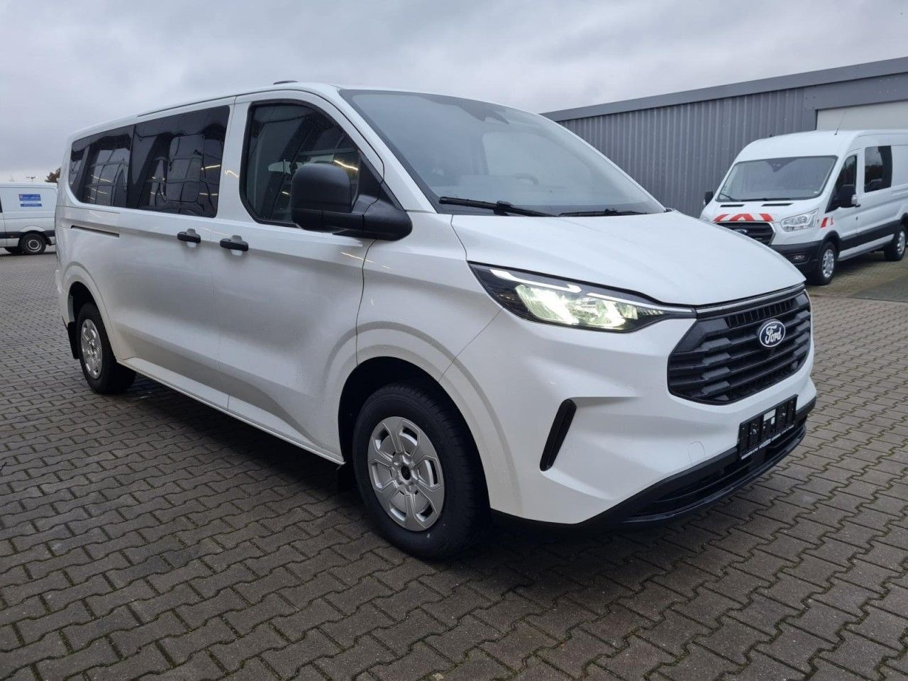 Ford Transit Custom Kombi 320 L2 Trend 9 Sitze KAMERA - Αυτοκίνητο: φωτογραφία 3 Ford Transit Custom Kombi 320 L2 Trend 9 Sitze KAMERA - Αυτοκίνητο: φωτογραφία 3