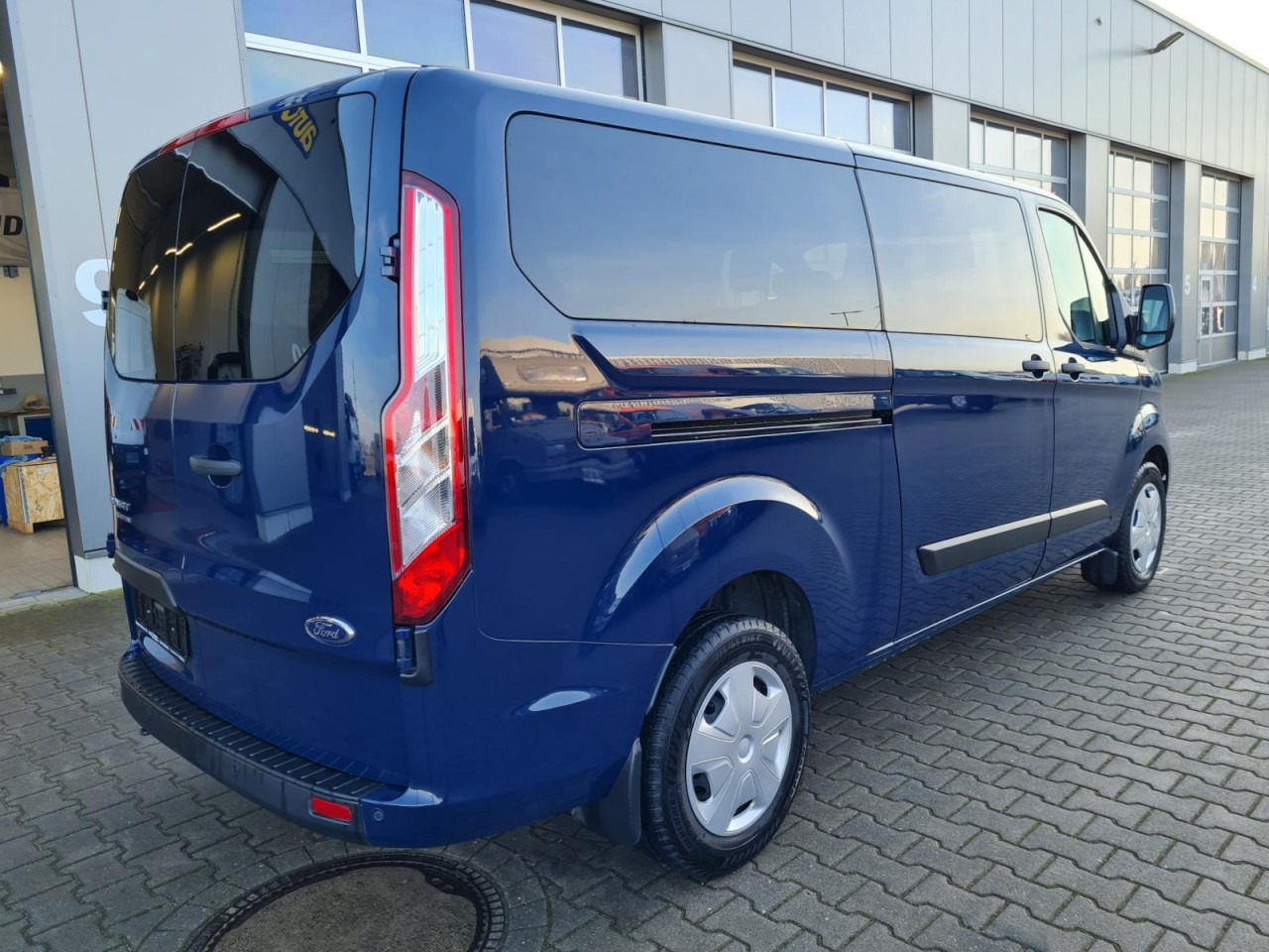 Ford Transit Custom Kombi 320 L2 Trend 9 Sitze PDC - Μικρό λεωφορείο, Επιβατικό βαν: φωτογραφία 4 Ford Transit Custom Kombi 320 L2 Trend 9 Sitze PDC - Μικρό λεωφορείο, Επιβατικό βαν: φωτογραφία 4