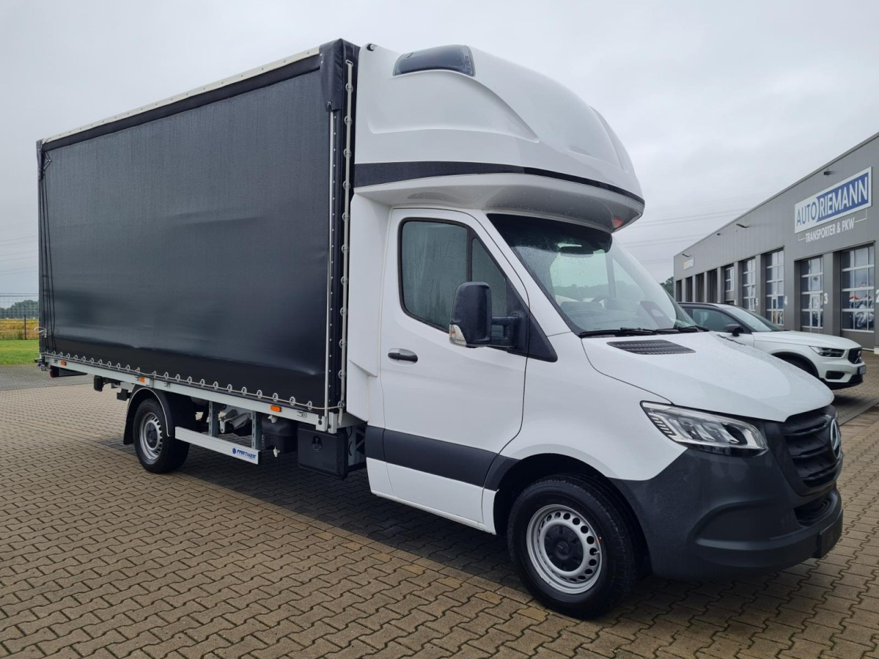 Mercedes-Benz Sprinter 317 AG Schiebe Plane Schlafkab 10 Pal AHK - Επαγγελματικό αυτοκίνητο με μουσαμά: φωτογραφία 3 Mercedes-Benz Sprinter 317 AG Schiebe Plane Schlafkab 10 Pal AHK - Επαγγελματικό αυτοκίνητο με μουσαμά: φωτογραφία 3