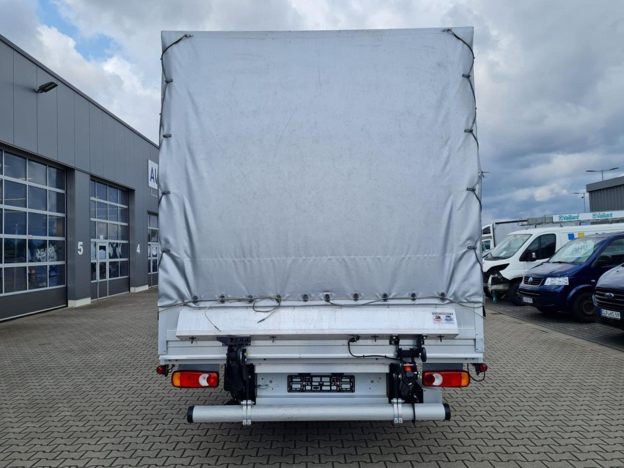Renault Master 3,5t Pritsche dCi Plane Schlafkab. LBW - Επαγγελματικό αυτοκίνητο με μουσαμά: φωτογραφία 5 Renault Master 3,5t Pritsche dCi Plane Schlafkab. LBW - Επαγγελματικό αυτοκίνητο με μουσαμά: φωτογραφία 5