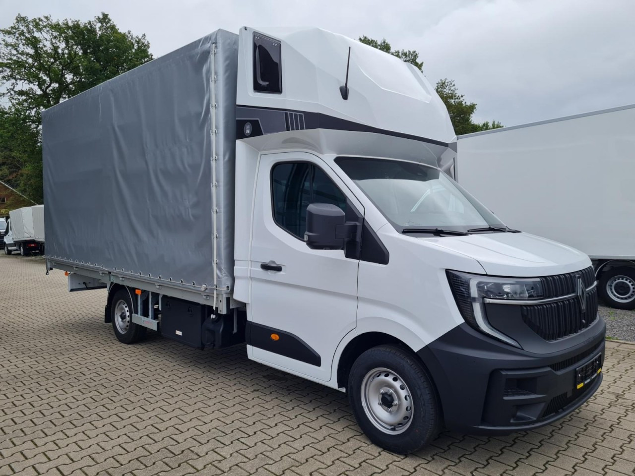 Renault Master 35 Pritsche Schiebe Plane Schlafkab 10 PAL LUFTFEDER - Επαγγελματικό αυτοκίνητο με μουσαμά: φωτογραφία 3 Renault Master 35 Pritsche Schiebe Plane Schlafkab 10 PAL LUFTFEDER - Επαγγελματικό αυτοκίνητο με μουσαμά: φωτογραφία 3