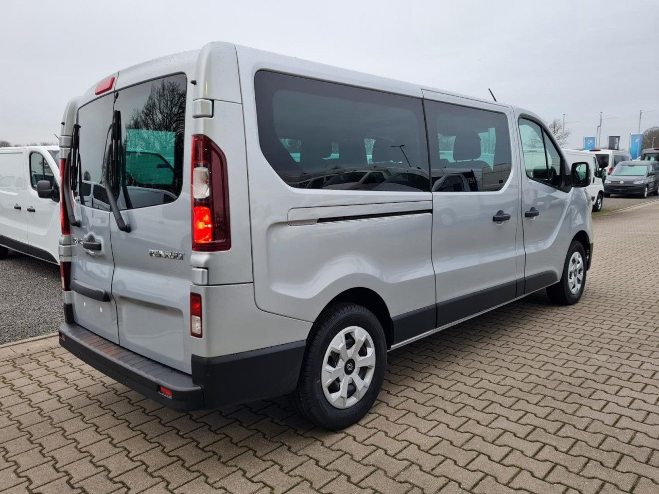 Renault Trafic Kombi 9-Sitze L2 Grand Equilibre KLIMA TE - Αυτοκίνητο: φωτογραφία 5 Renault Trafic Kombi 9-Sitze L2 Grand Equilibre KLIMA TE - Αυτοκίνητο: φωτογραφία 5