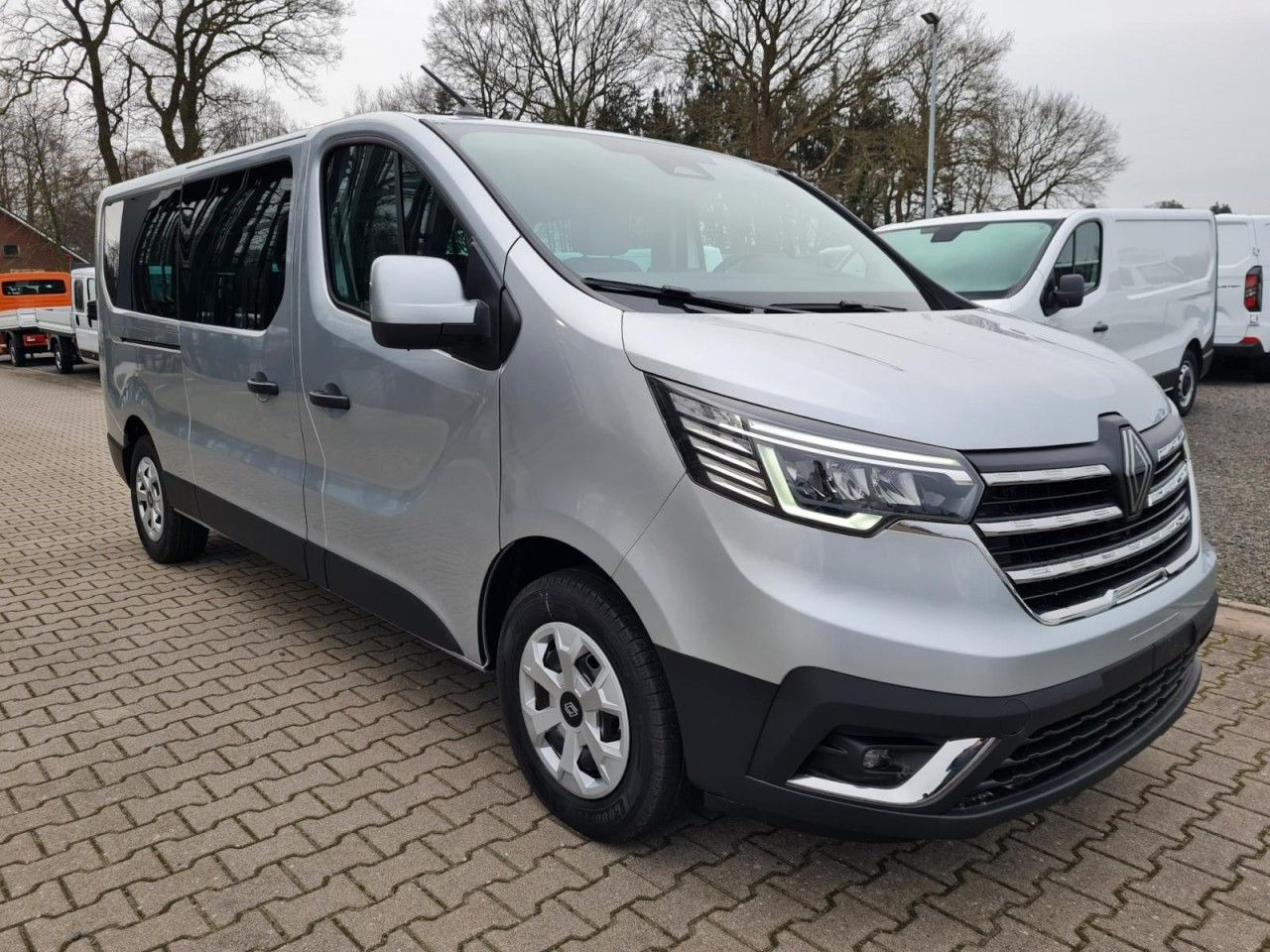 Renault Trafic Kombi 9-Sitze L2 Grand Equilibre KLIMA TE - Αυτοκίνητο: φωτογραφία 3 Renault Trafic Kombi 9-Sitze L2 Grand Equilibre KLIMA TE - Αυτοκίνητο: φωτογραφία 3