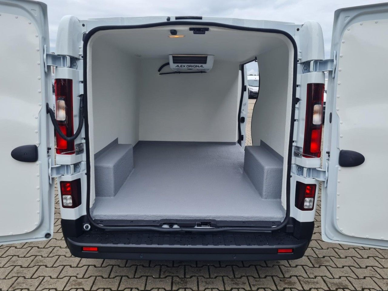 Επαγγελματικό αυτοκίνητο ψυγείο Renault Trafic Kühlkasten 3.0t L2 KLIMA LED NAVI_APP TEM: φωτογραφία 6