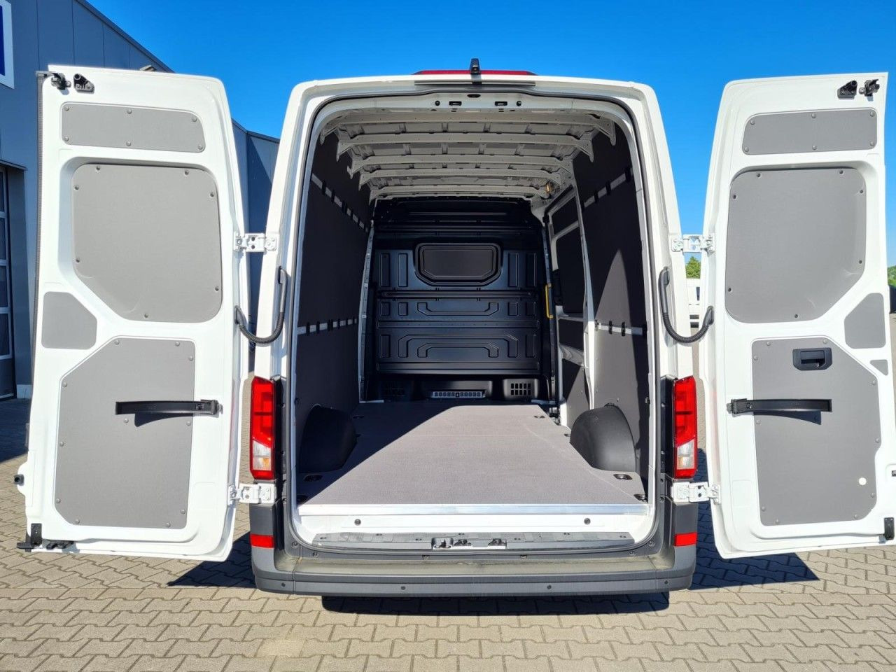 Volkswagen Crafter 35 Kasten MR Hoch 4 Motion DSG KLIMA TEM Volkswagen Crafter 35 Kasten MR Hoch 4 Motion DSG KLIMA TEM - Βαν: φωτογραφία 5 Volkswagen Crafter 35 Kasten MR Hoch 4 Motion DSG KLIMA TEM Volkswagen Crafter 35 Kasten MR Hoch 4 Motion DSG KLIMA TEM - Βαν: φωτογραφία 5