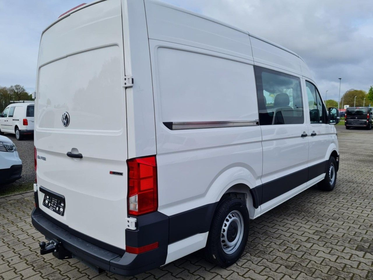 Volkswagen Crafter 35 Kasten PLUS MIXTO DOKA 4motion L3H3 - Βαν, Διπλοκάμπινο ελαφρύ επαγγελματικό: φωτογραφία 4 Volkswagen Crafter 35 Kasten PLUS MIXTO DOKA 4motion L3H3 - Βαν, Διπλοκάμπινο ελαφρύ επαγγελματικό: φωτογραφία 4