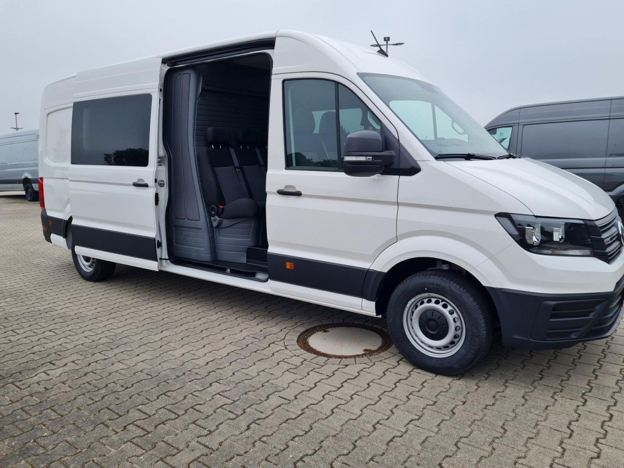 Volkswagen Crafter 35 Kasten Plus 4MOTION Doka Mixto L4H3 - Βαν, Διπλοκάμπινο ελαφρύ επαγγελματικό: φωτογραφία 4 Volkswagen Crafter 35 Kasten Plus 4MOTION Doka Mixto L4H3 - Βαν, Διπλοκάμπινο ελαφρύ επαγγελματικό: φωτογραφία 4