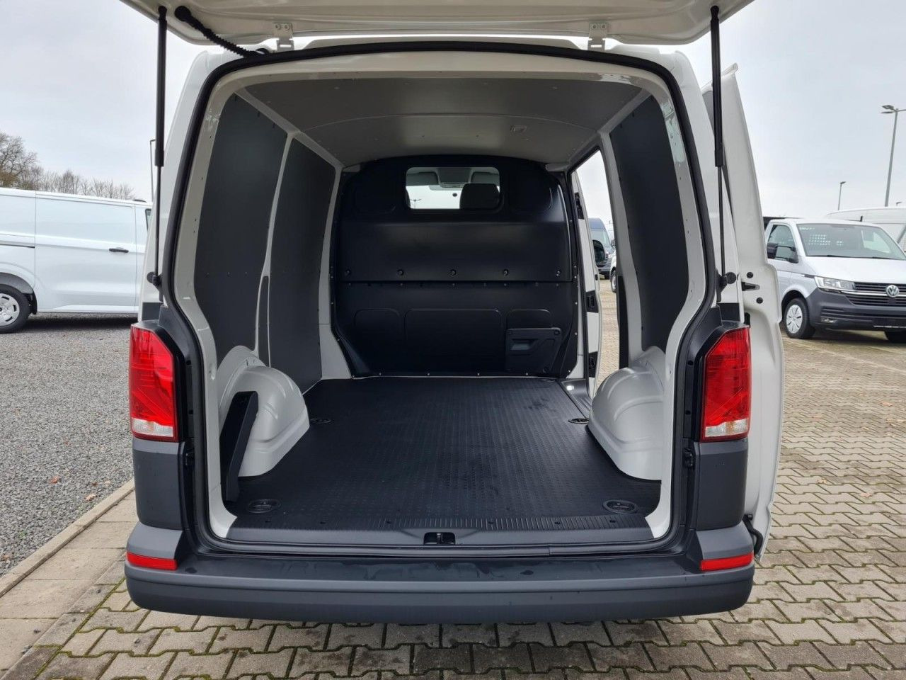 Volkswagen T6.1 Kasten L1 KR Heckklappe KAMERA KLIMA ALLWET - Μικρό βαν: φωτογραφία 5 Volkswagen T6.1 Kasten L1 KR Heckklappe KAMERA KLIMA ALLWET - Μικρό βαν: φωτογραφία 5
