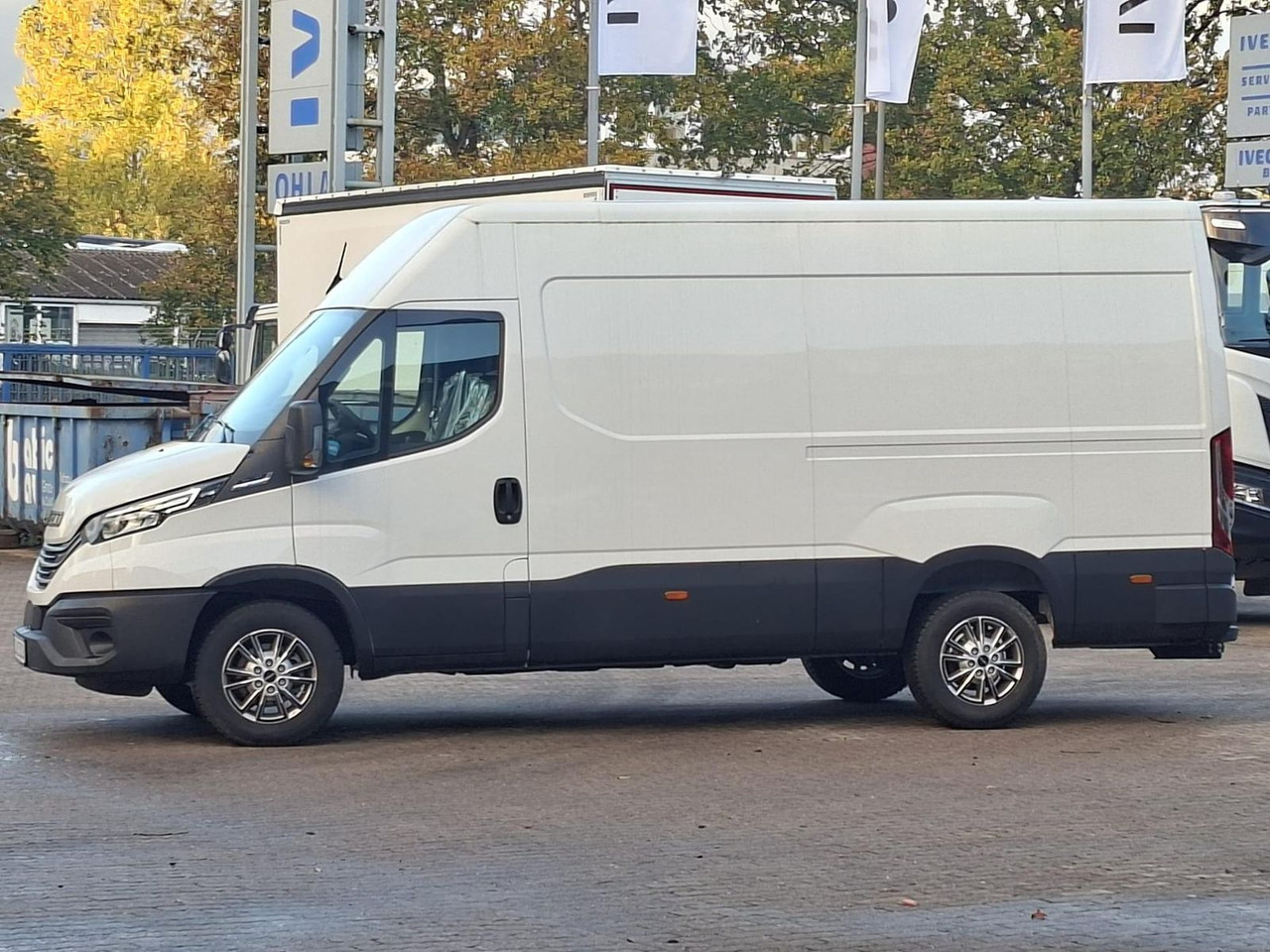 Iveco 35S18HA8V *AHK*RADIO*KAMERA*KLIMA* - Βαν: φωτογραφία 2 Iveco 35S18HA8V *AHK*RADIO*KAMERA*KLIMA* - Βαν: φωτογραφία 2