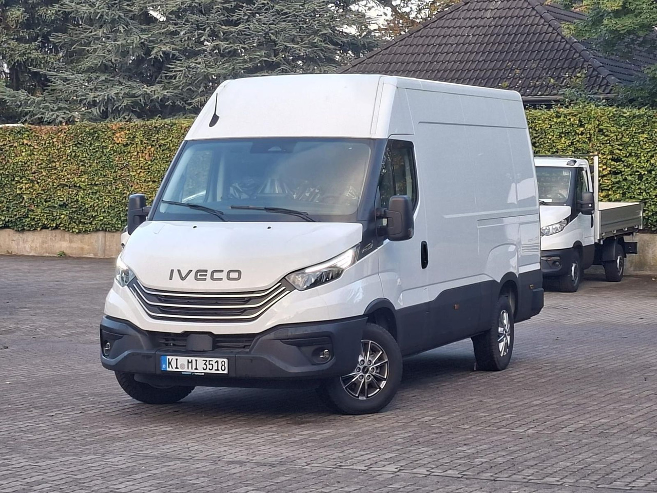 Iveco 35S18HA8V *AHK*RADIO*KAMERA*KLIMA* - Βαν: φωτογραφία 1 Iveco 35S18HA8V *AHK*RADIO*KAMERA*KLIMA* - Βαν: φωτογραφία 1
