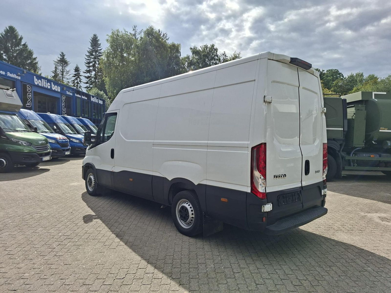 Iveco Daily 35 S16 V 3520L Klima 115 kW (156 PS), S... - Βαν: φωτογραφία 3 Iveco Daily 35 S16 V 3520L Klima 115 kW (156 PS), S... - Βαν: φωτογραφία 3