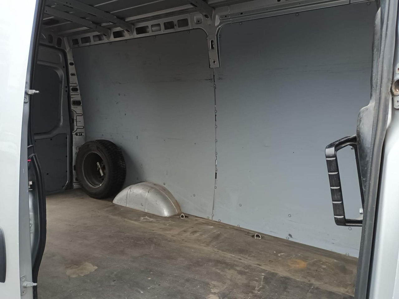 Βαν Iveco Daily 35S12V 3520L AHK Dachträger 85 kW (116 ...: φωτογραφία 11