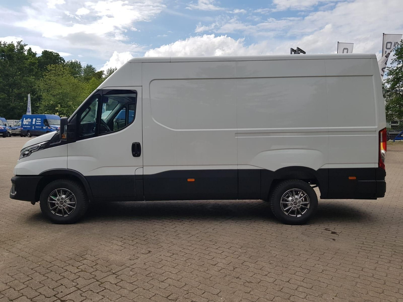 Iveco Daily 35S18HA8 V 3520L mit AHK, Rückfahrkamer... - Βαν: φωτογραφία 2 Iveco Daily 35S18HA8 V 3520L mit AHK, Rückfahrkamer... - Βαν: φωτογραφία 2