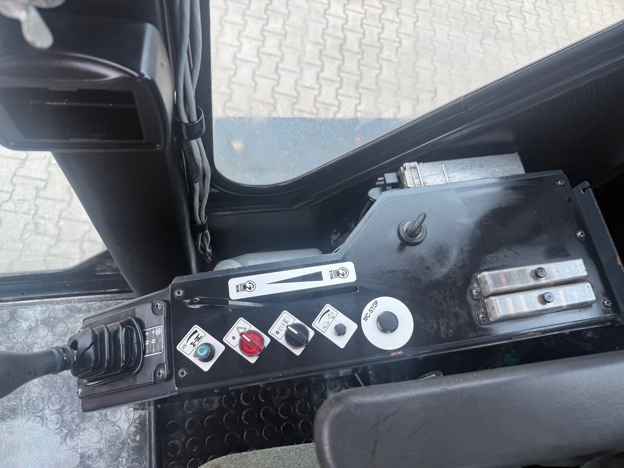 Τηλεσκοπικός μπροστινός φορτωτής HBM Nobas BG110 TA 2 Grader mit Heckaufreißer GPS: φωτογραφία 17