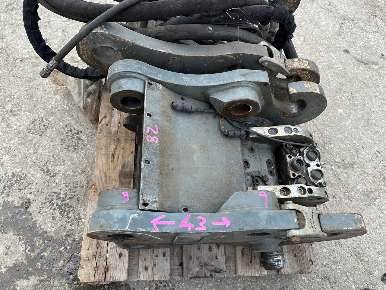 Ταχυσύνδεσμος Likufix Liebherr SWA48 Schnellwechsler Vollhydraulisch: φωτογραφία 9