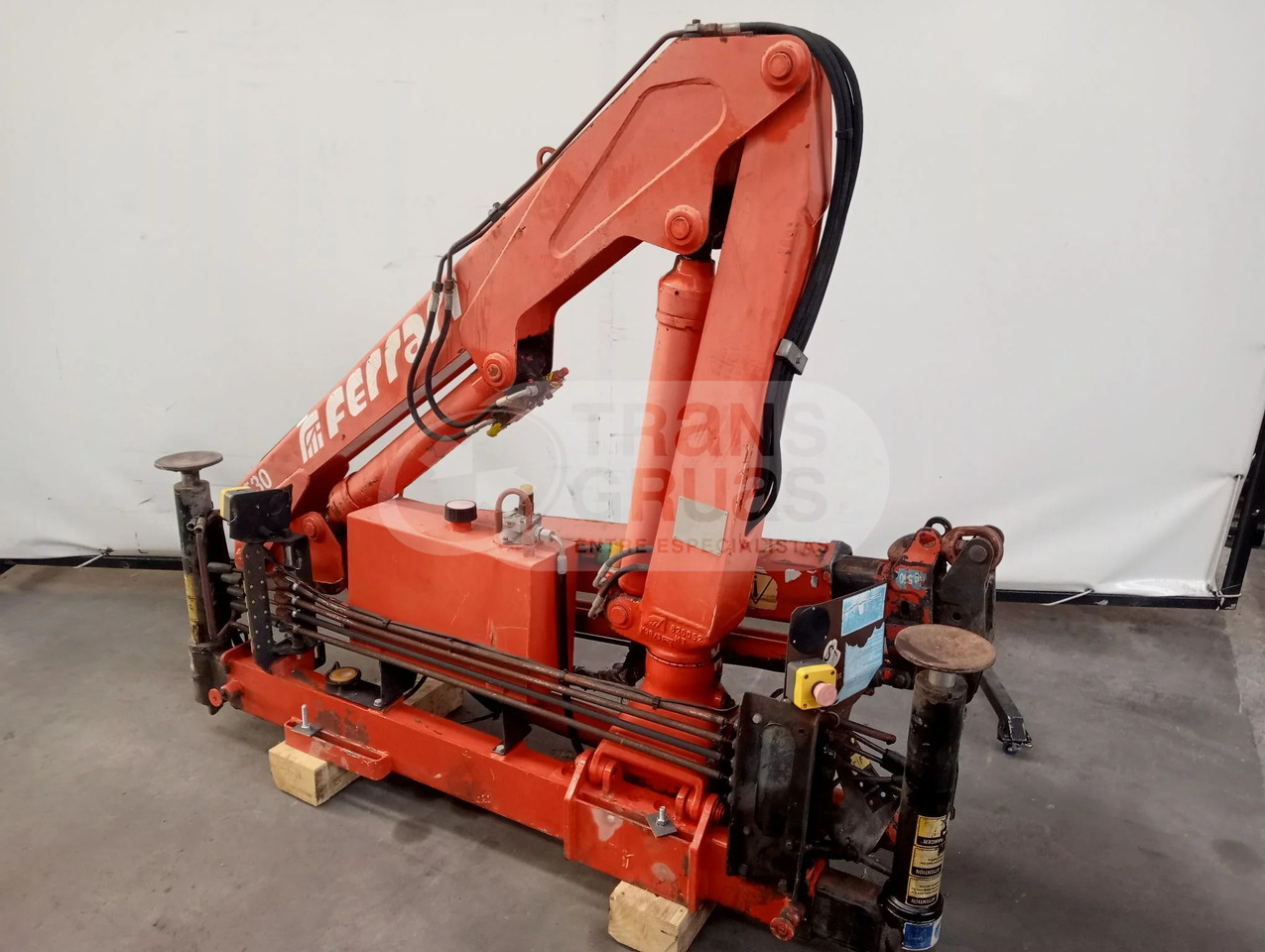 Grúa hidráulica Ferrari F530 - Γερανός παπαγάλος: φωτογραφία 4 Grúa hidráulica Ferrari F530 - Γερανός παπαγάλος: φωτογραφία 4