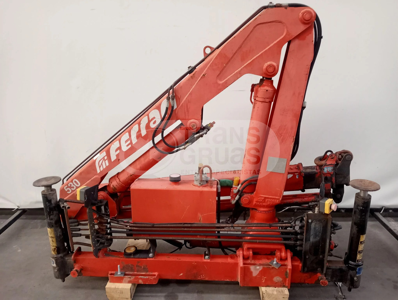 Grúa hidráulica Ferrari F530 - Γερανός παπαγάλος: φωτογραφία 2 Grúa hidráulica Ferrari F530 - Γερανός παπαγάλος: φωτογραφία 2