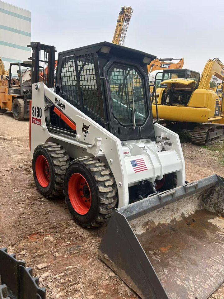 Bobcat S130 - Φορτωτής πλάγιας ολίσθησης: φωτογραφία 5 Bobcat S130 - Φορτωτής πλάγιας ολίσθησης: φωτογραφία 5