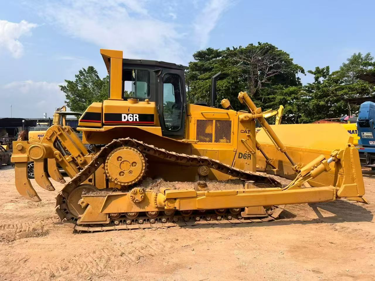 CATERPILLAR D6R - Μπουλντόζα: φωτογραφία 1 CATERPILLAR D6R - Μπουλντόζα: φωτογραφία 1