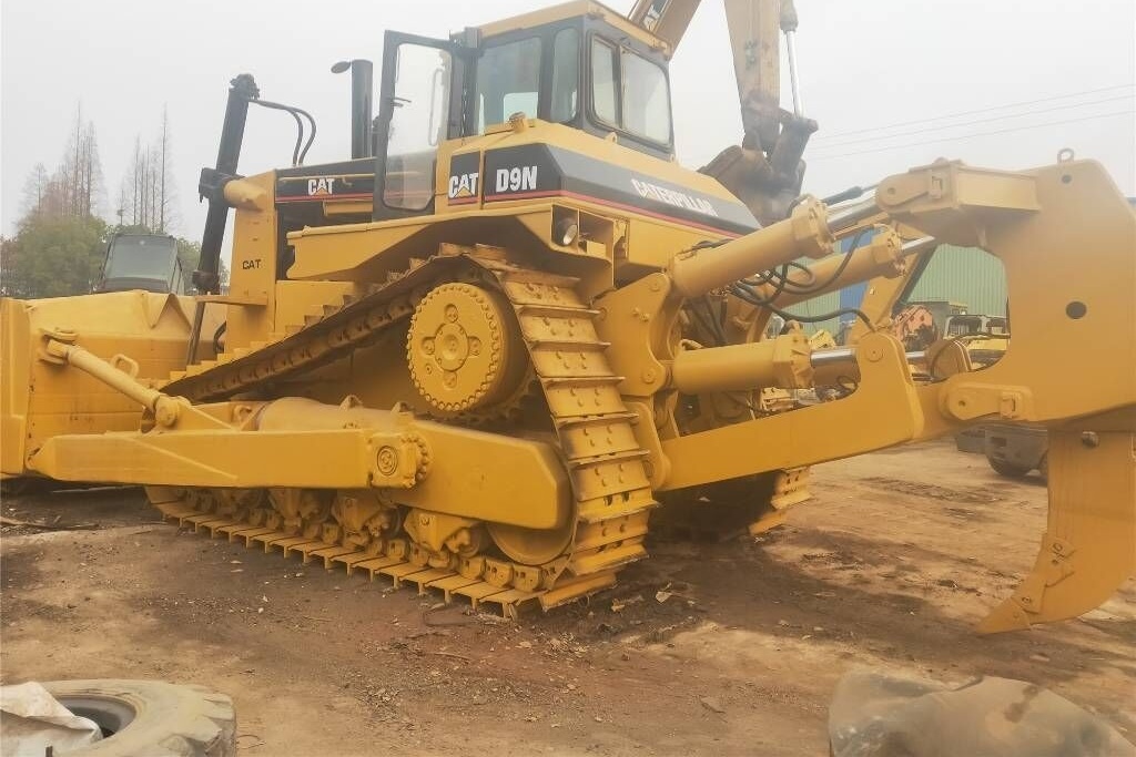 Caterpillar D 9 N - Μπουλντόζα: φωτογραφία 4 Caterpillar D 9 N - Μπουλντόζα: φωτογραφία 4