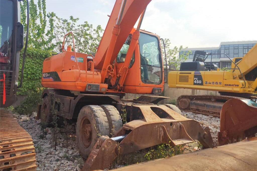 Doosan DH 210 W-7 - Τροχοφόρος εκσκαφέας: φωτογραφία 2 Doosan DH 210 W-7 - Τροχοφόρος εκσκαφέας: φωτογραφία 2