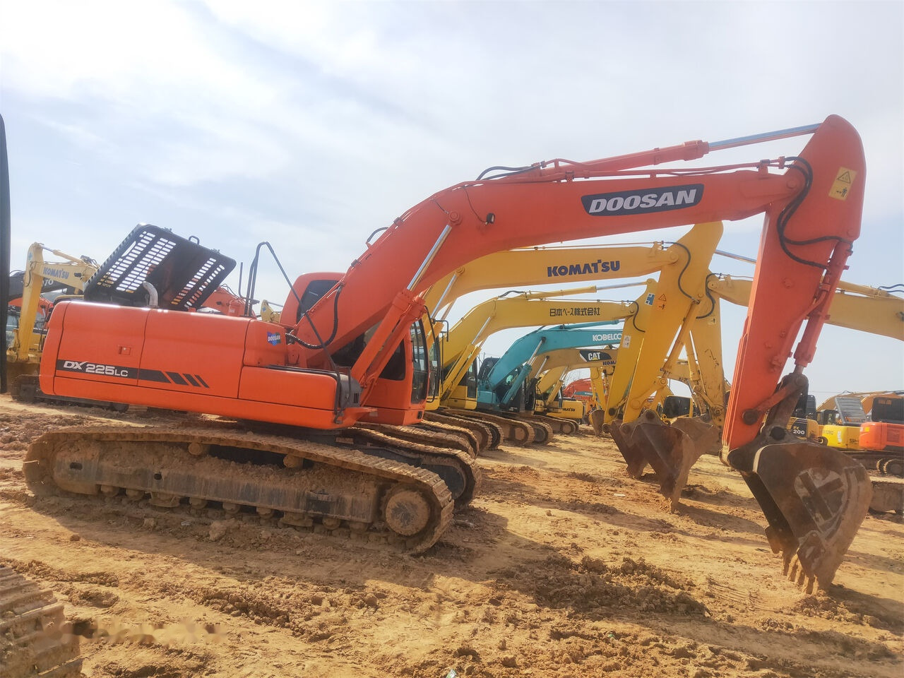 Doosan DX225LC - Ερπυστριοφόρος εκσκαφέας: φωτογραφία 4 Doosan DX225LC - Ερπυστριοφόρος εκσκαφέας: φωτογραφία 4