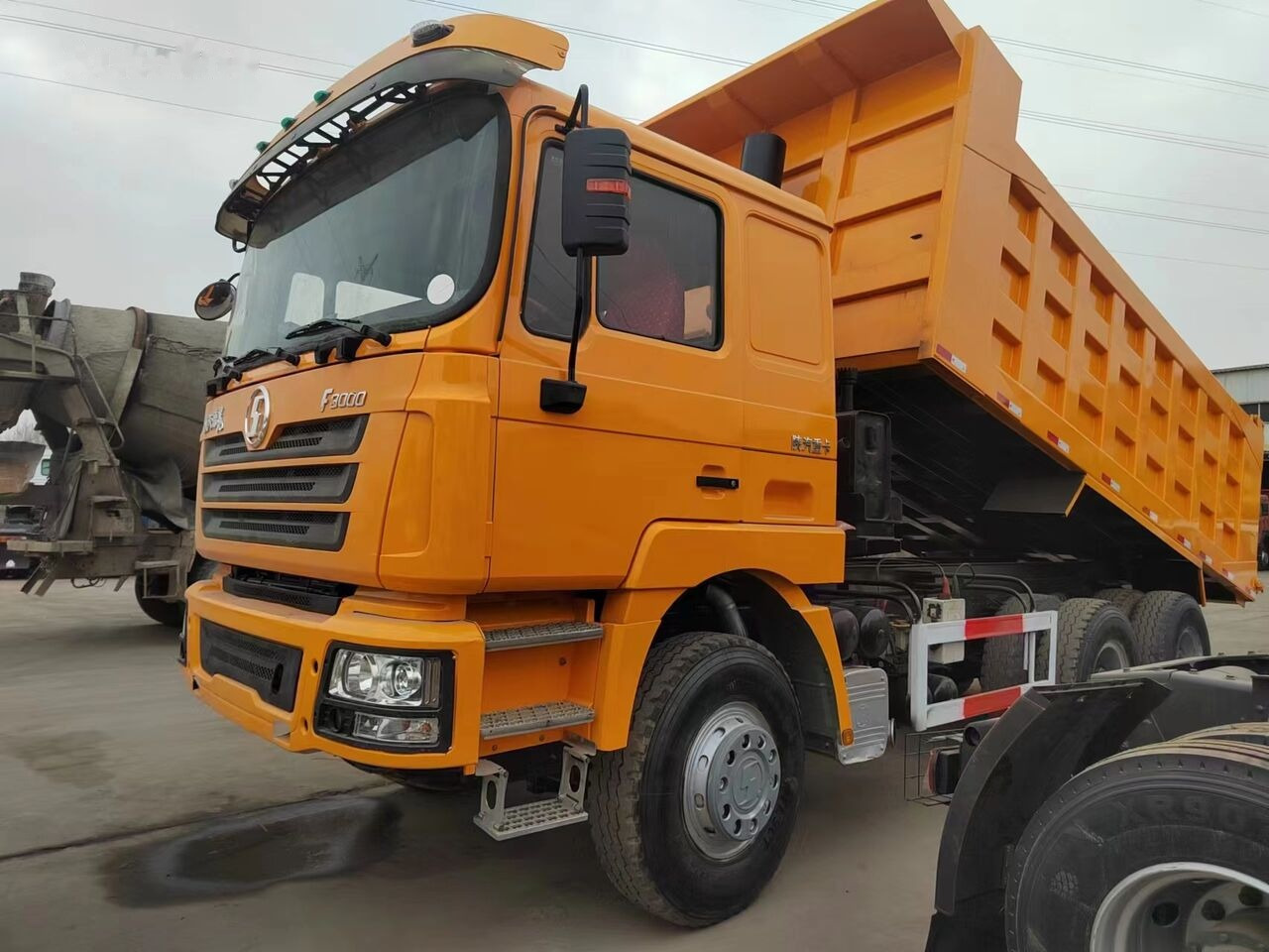 F3000 - Φορτηγό ανατρεπόμενο: φωτογραφία 1 F3000 - Φορτηγό ανατρεπόμενο: φωτογραφία 1