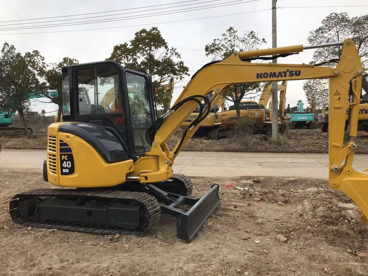 Komatsu PC40MR - Ερπυστριοφόρος εκσκαφέας: φωτογραφία 2 Komatsu PC40MR - Ερπυστριοφόρος εκσκαφέας: φωτογραφία 2