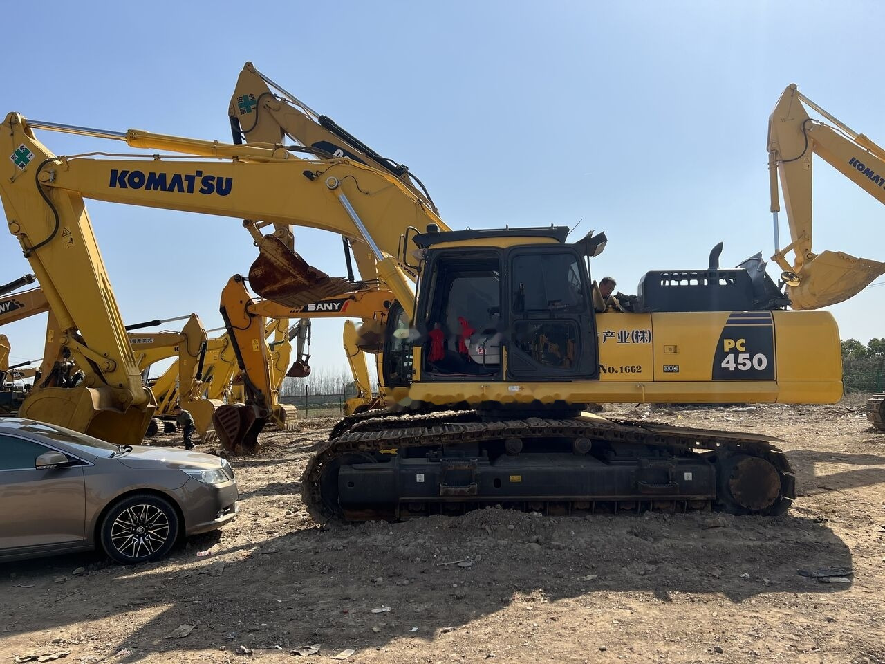 Komatsu PC450-8 - Ερπυστριοφόρος εκσκαφέας: φωτογραφία 1 Komatsu PC450-8 - Ερπυστριοφόρος εκσκαφέας: φωτογραφία 1
