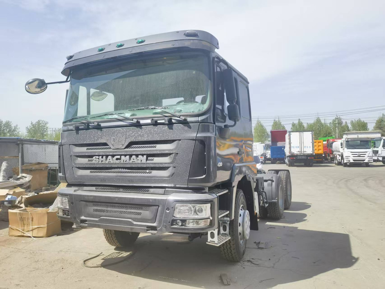 Shacman 430 - Τράκτορας: φωτογραφία 1 Shacman 430 - Τράκτορας: φωτογραφία 1