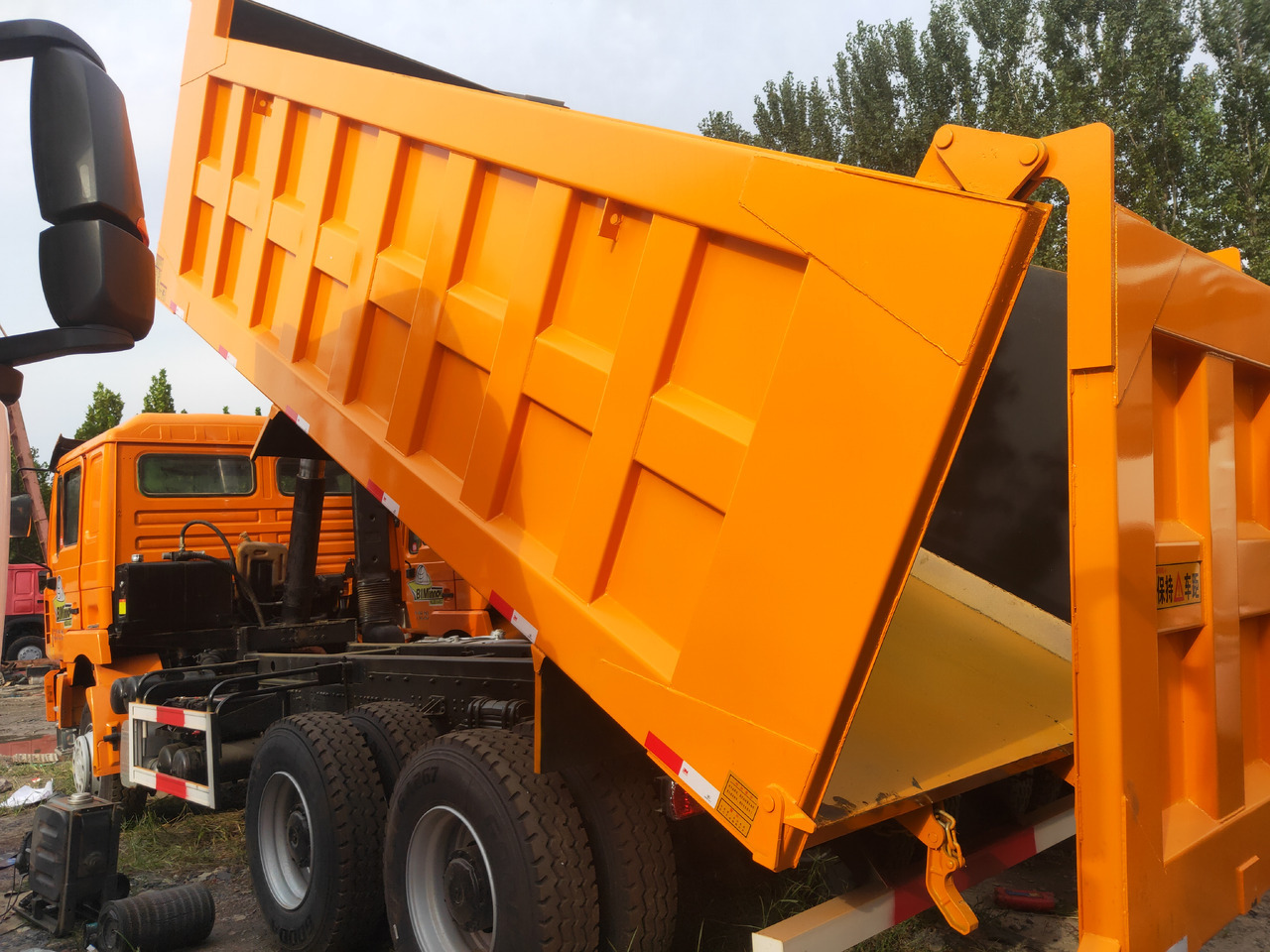 Shacman F3000 6*4 Dump truck - Φορτηγό ανατρεπόμενο: φωτογραφία 3 Shacman F3000 6*4 Dump truck - Φορτηγό ανατρεπόμενο: φωτογραφία 3