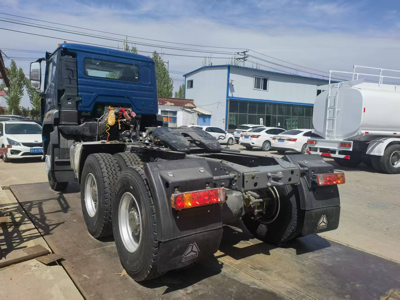 Sinotruk HOHAN 6*4 tractor - Τράκτορας: φωτογραφία 4 Sinotruk HOHAN 6*4 tractor - Τράκτορας: φωτογραφία 4