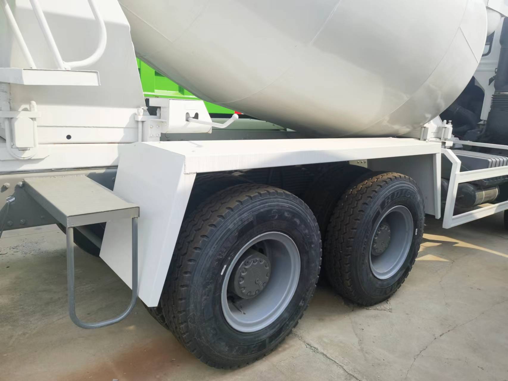 Sinotruk HOWO 371 6*4 Concrete mixer truck - Μπετονιέρα φορτηγό: φωτογραφία 4 Sinotruk HOWO 371 6*4 Concrete mixer truck - Μπετονιέρα φορτηγό: φωτογραφία 4