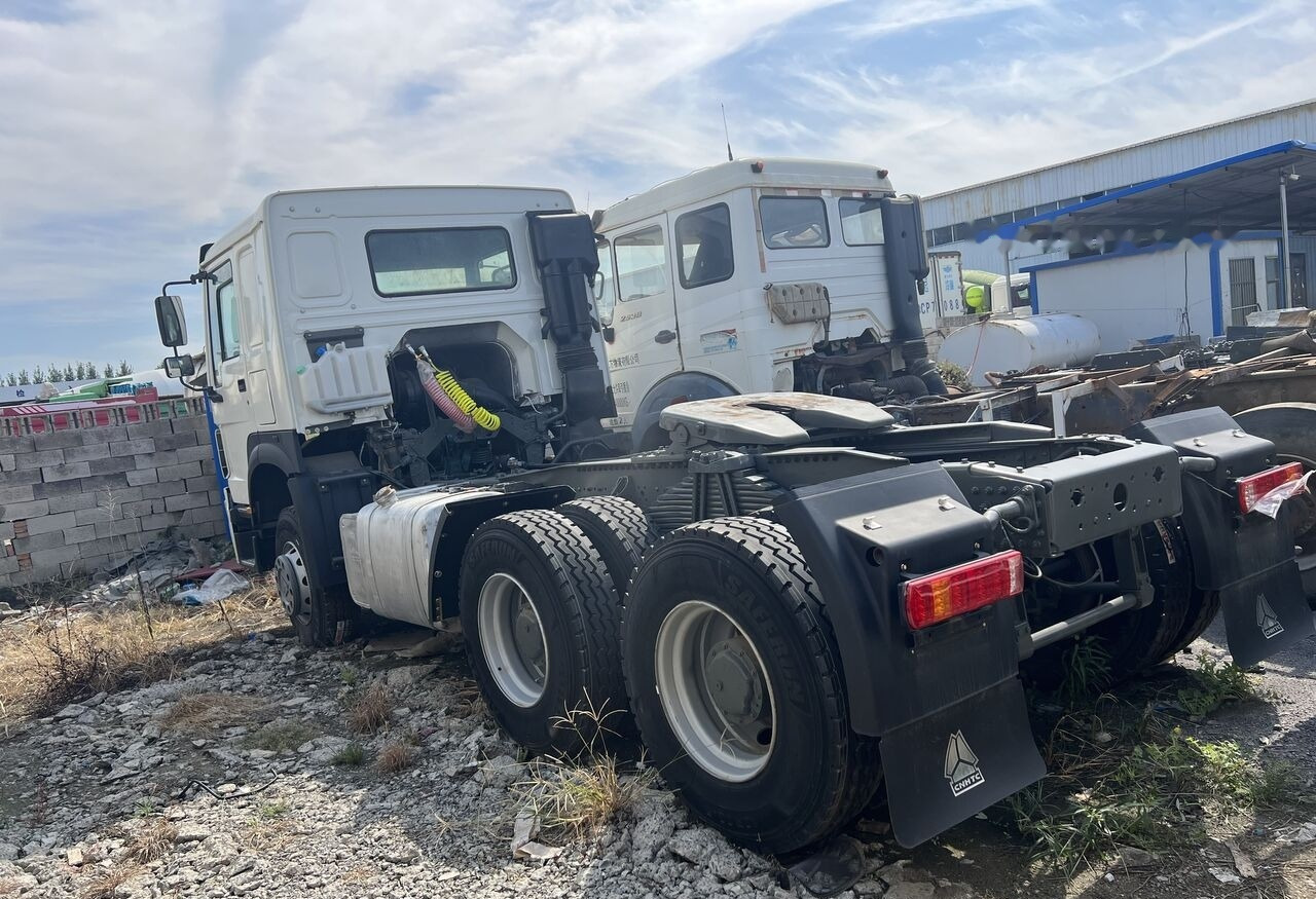 Sinotruk HOWO 420HP 6X4 Tractor - Τράκτορας: φωτογραφία 5 Sinotruk HOWO 420HP 6X4 Tractor - Τράκτορας: φωτογραφία 5