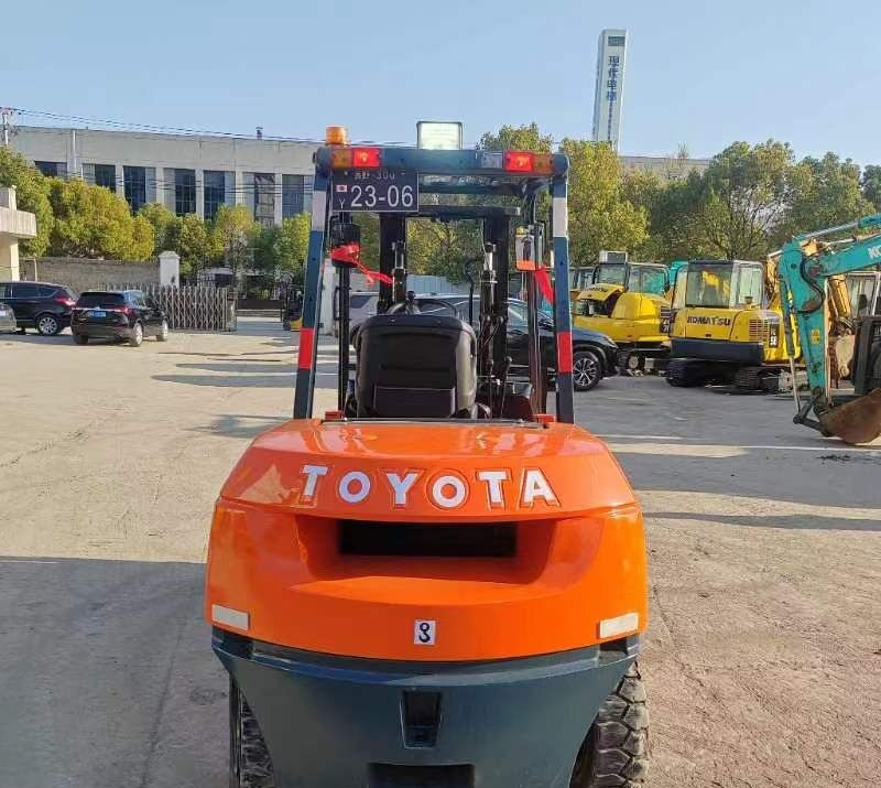 Toyota FD50 - Πετρελαιοκίνητο περονοφόρο: φωτογραφία 2 Toyota FD50 - Πετρελαιοκίνητο περονοφόρο: φωτογραφία 2
