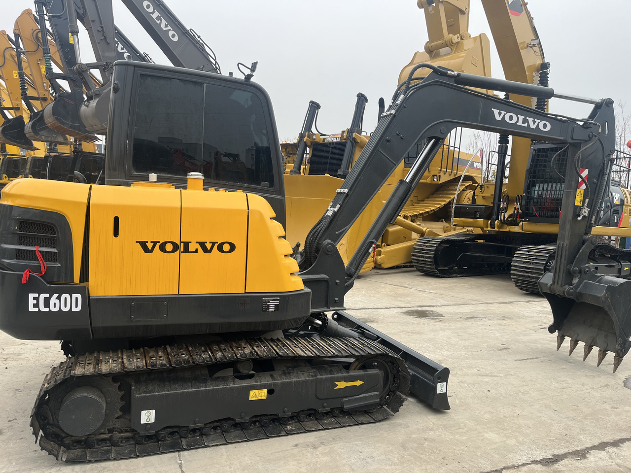 VOLVO EC60D - Μίνι εκσκαφέας: φωτογραφία 1 VOLVO EC60D - Μίνι εκσκαφέας: φωτογραφία 1