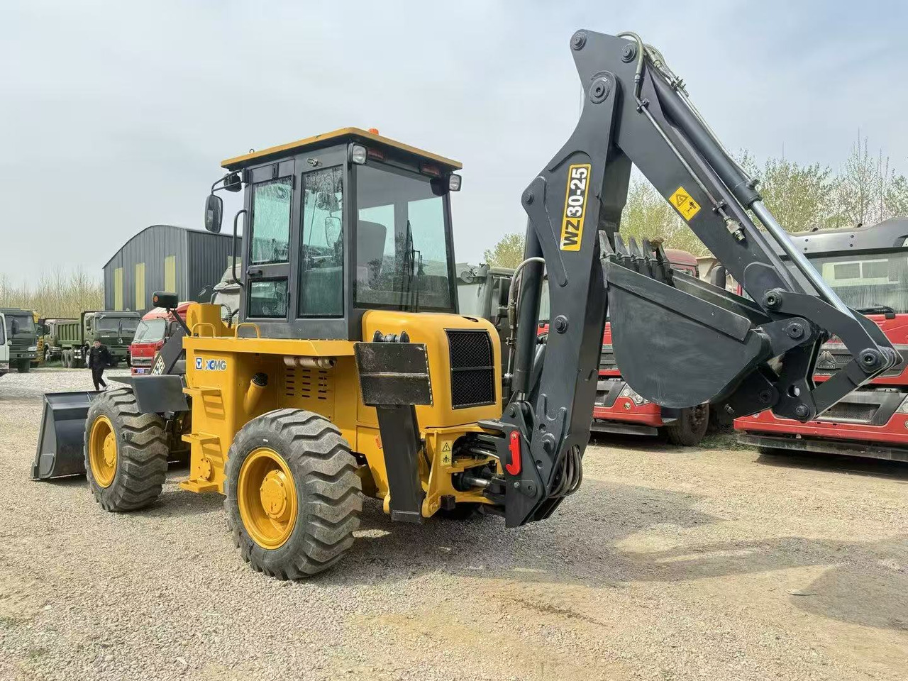 XCMG 30-25 - Φορτωτής εκσκαφέας: φωτογραφία 4 XCMG 30-25 - Φορτωτής εκσκαφέας: φωτογραφία 4