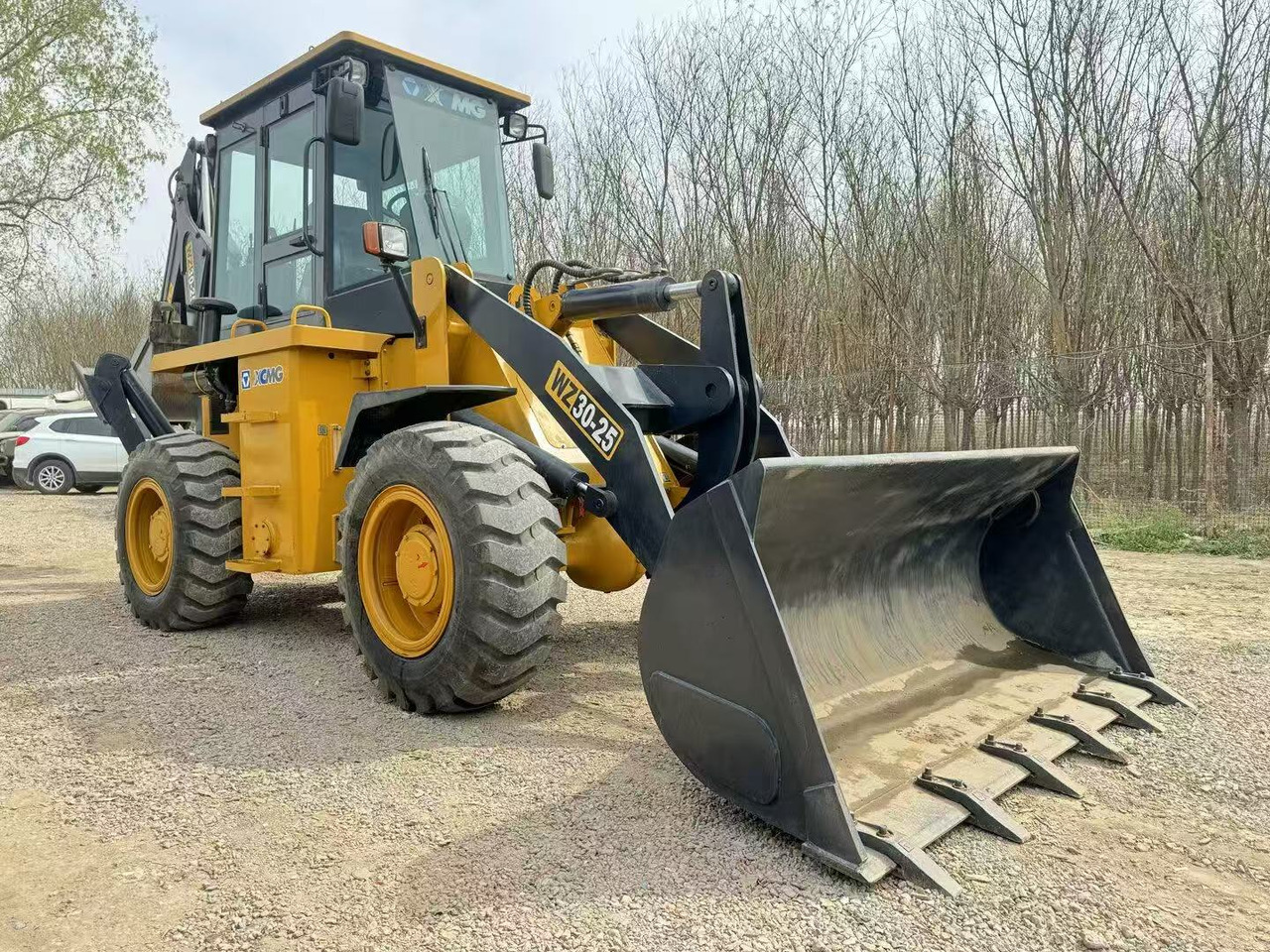 XCMG 30-25 - Φορτωτής εκσκαφέας: φωτογραφία 3 XCMG 30-25 - Φορτωτής εκσκαφέας: φωτογραφία 3