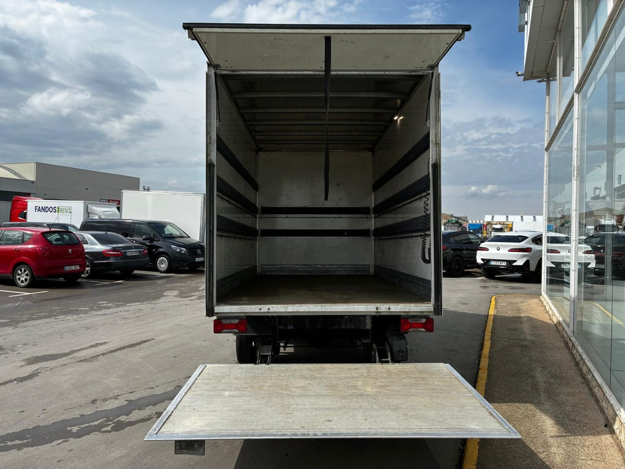 Caja cerrada con plataforma elevadora IVECO 35C16 20m3 Automática - Επαγγελματικό αυτοκίνητο κόφα: φωτογραφία 5 Caja cerrada con plataforma elevadora IVECO 35C16 20m3 Automática - Επαγγελματικό αυτοκίνητο κόφα: φωτογραφία 5